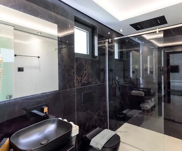 Toska Tower Aparthotel 4*