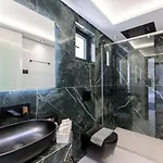 Ξενοδοχείο με διαμερίσματα Toska Tower